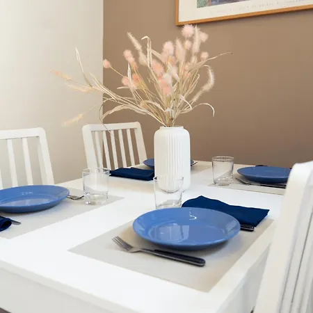 Domus Tiber Apartman *